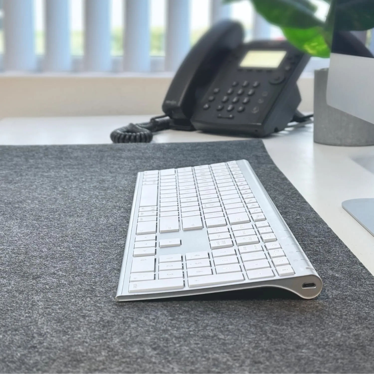 Aluminum Silver Bluetooth Keyboard with Numeric Keypad for Mac Multi Device