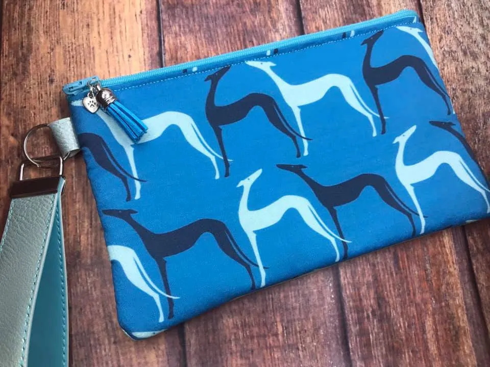 Long Neck Stretch Hounds / Metallic Aqua Pleather Top Zip Bag 8.5x5.25